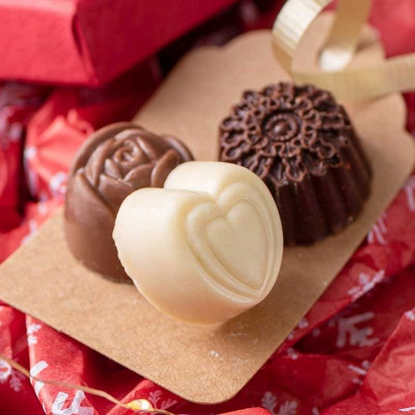 Assorted Holiday Filled Chocolate (6 Pieces) | Peace By Chocolate | boogie + birdie