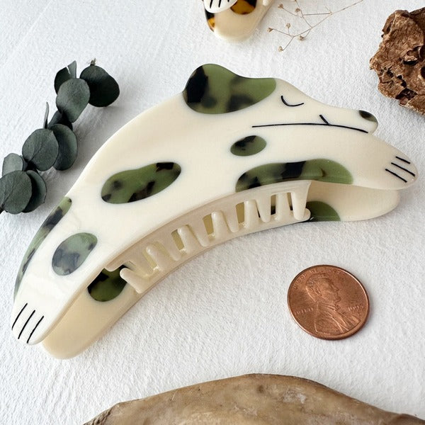 Green Dozis Dog Hair Claw (HC24DOZIS-G) | Pika & Bear | boogie + birdie