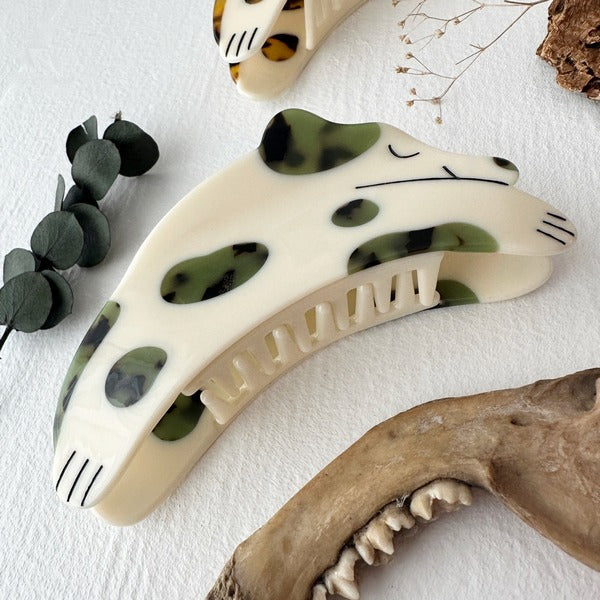 Green Dozis Dog Hair Claw (HC24DOZIS-G) | Pika & Bear | boogie + birdie