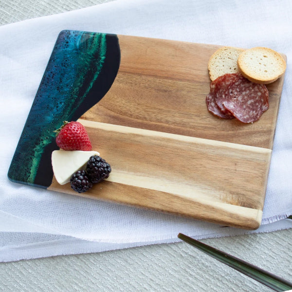 Northern Lights Date Night Acacia Cheese Board | Lynn & Liana | boogie + birdie 
