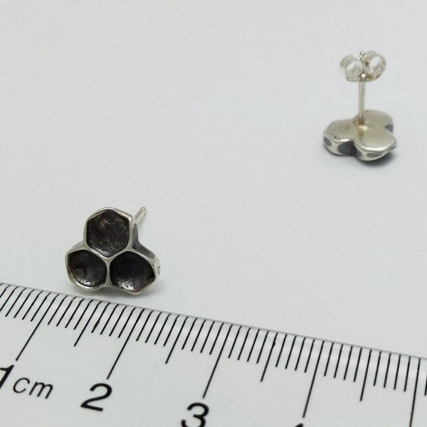 Oxidized Silver Honeycomb Stud Earrings | Brelokz | boogie + birdie